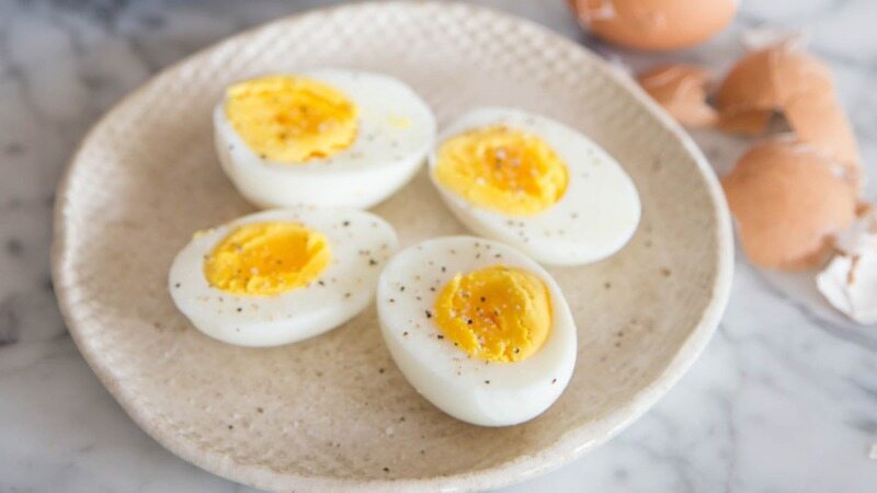 اگر به سلامتی خود اهمیت می دهید تخم مرغ زیاد نخورید