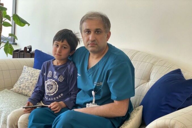 پسر ۷ ساله دار و ندار خانواده را به خاطر بازی موبایلی به باد داد