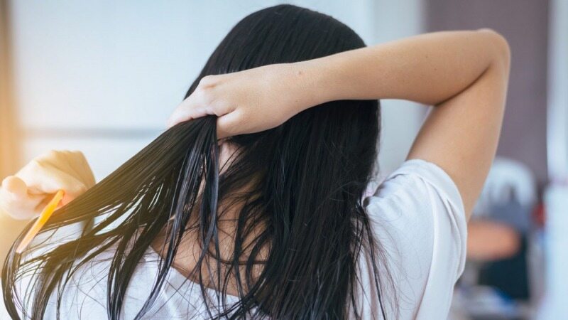 با این راهکارها با گره خوردن موهایتان بعد از حمام خداحافظ کنید