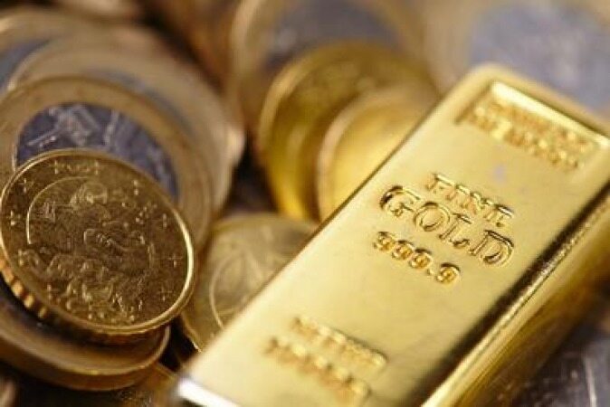 قیمت سکه کاهشی شد، دلار و طلا همچنان در مسیر افت بیشتر