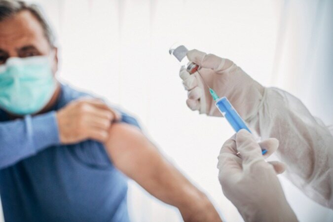 چرا عوارض بعد از تزریق واکسن کرونا در افراد مختلف متفاوت است؟