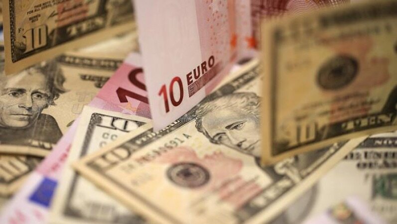 قیمت دلار و یورو بعد از تنفیذ رییس جمهور در بازارهای مختلف 