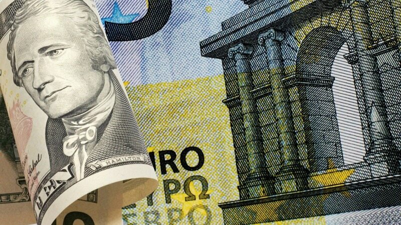 ادامه روند افزایشی قیمت دلار و یورو در بازارهای مختلف 