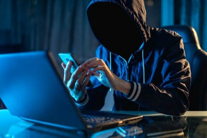 کنترل گوشی های تلفن همراه در اختیار هکرها با یک اشاره