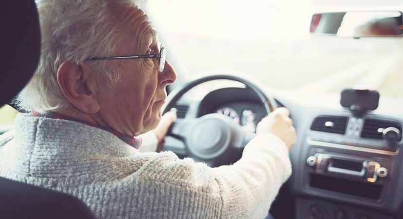 جدی ترین علائم آلزایمر در هنگام رانندگی که باید آن ها را جدی بگیرید