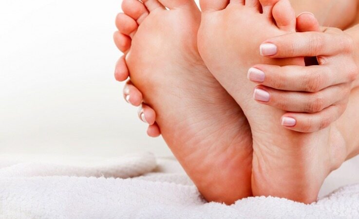 چرا کف پا پوسته پوسته میشود ؟
