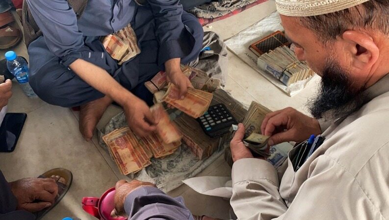اقتصاد افغانستان تنها چند هفته با فروپاشی فاصله دارد