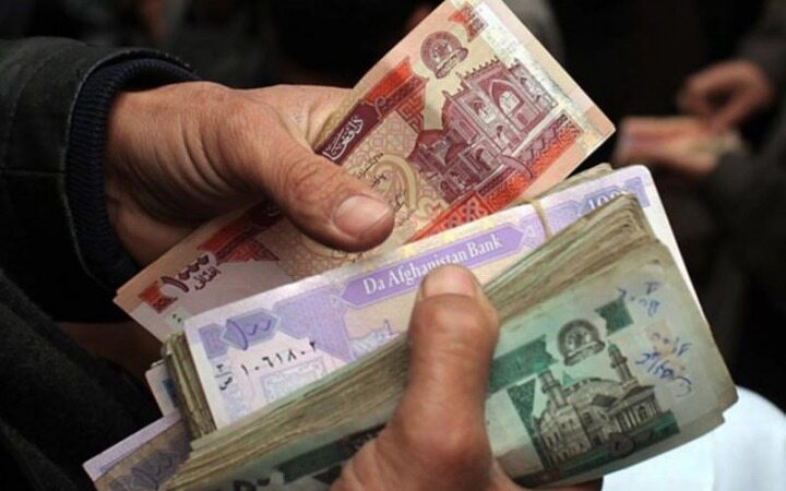 وزیر دارایی فراری افغانستان: کشور در آستانه فروپاشی اقتصادی است و ارزش پول ملی سریعا افت می‌کند