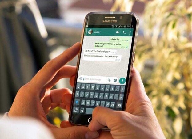 چگونه «is typing» در واتساپ را مخفی کنیم؟
