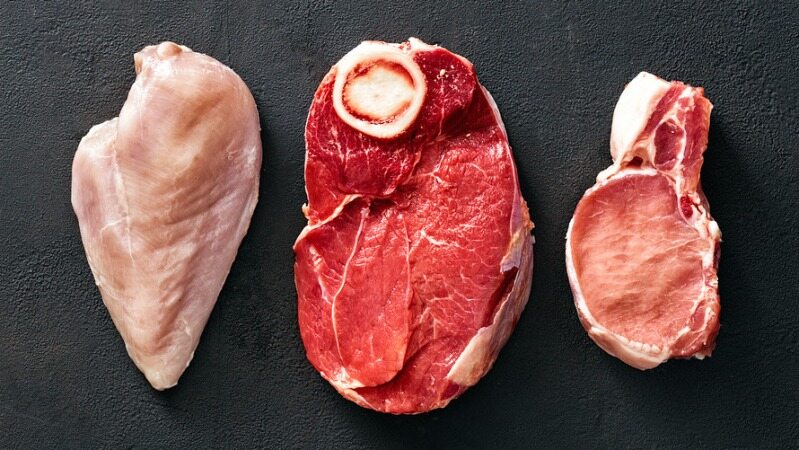 خواص گوشت قرمز بیشتر است یا گوشت مرغ؟