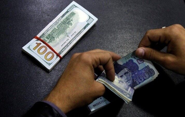 «روپیه» جایگزین «دلار» در مبادلات تجاری افغانستان و پاکستان شد