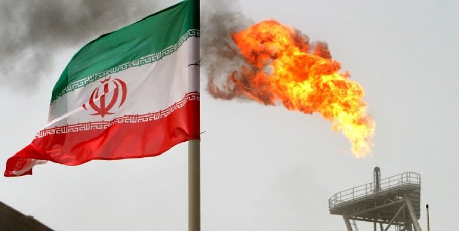 کاهش قیمت و تولید نفت ایران در مرداد ماه