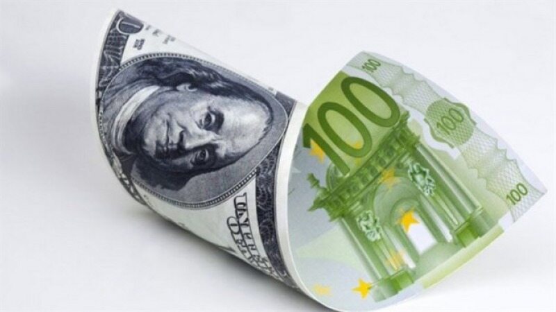 نوسان قیمت دلار و یورو در بازارهای مختلف 27 شهریور