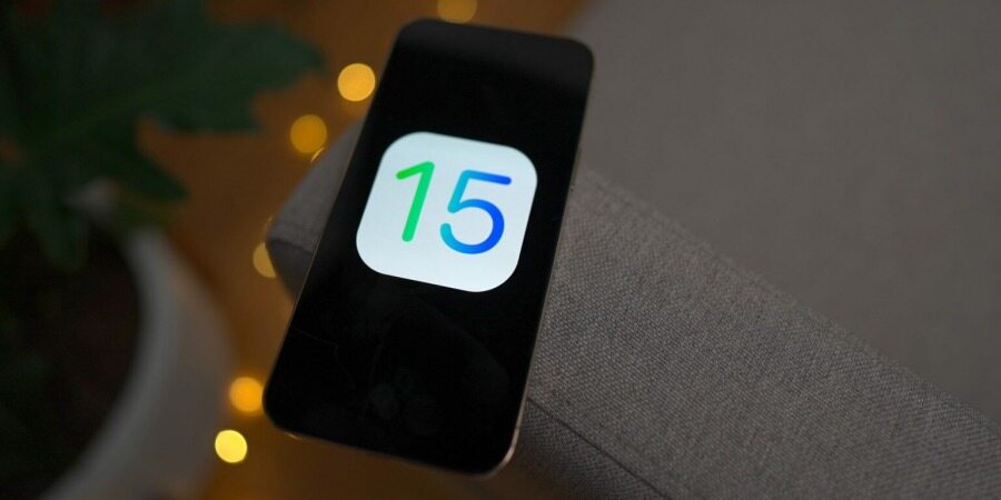 برخی کاربران آیفون از دریافت پیام هشدار پر شدن حافظه داخلی در iOS 15 خبر می‌دهند