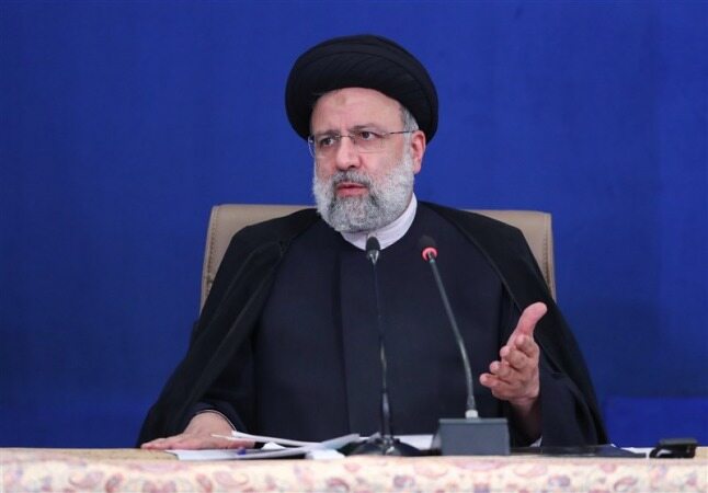 آیت‌الله رئیسی: مردم را به واکسیناسیون تشویق کنید/ باید به سمت بازگشایی حضوری مدارس حرکت کنیم