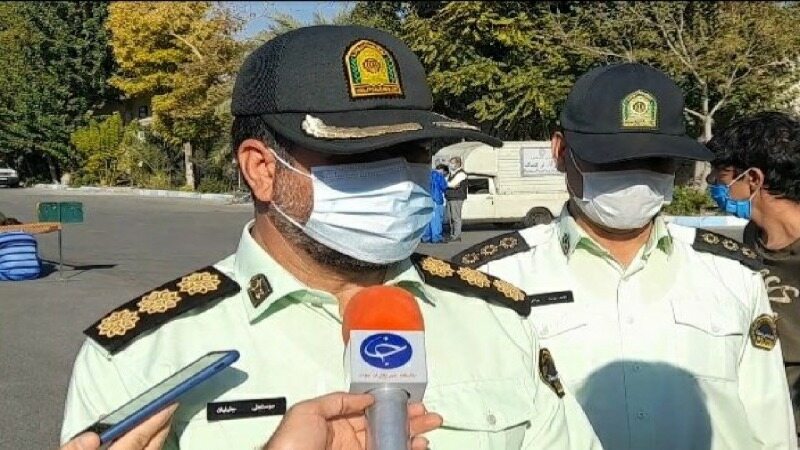 شناسایی مالک کیف پول حاوی آیفون ۷ توسط افسر پلیس