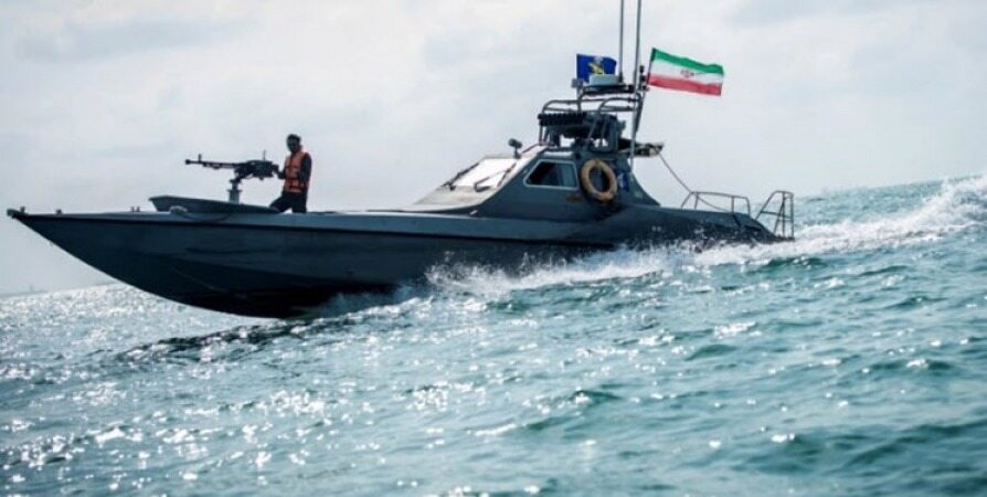 اقدام آمریکا در توقیف نفت کش حامل نفت ایران در دریای عمان ناکام ماند 