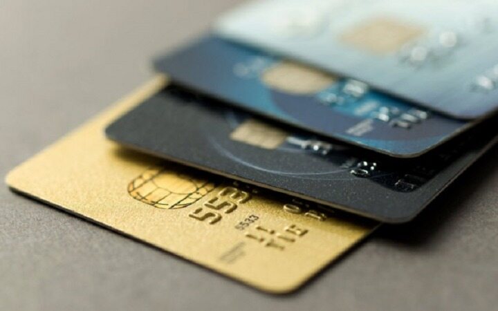  ارائه کارت اعتباری به مردم بهترین جایگزین برای ارز 4200 تومانی