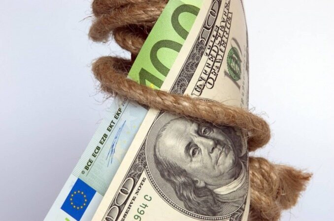  قیمت دلار و یورو در بازارهای مختلف 15  آبان