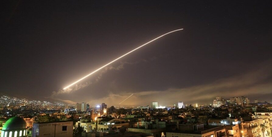 پدافند هوایی سوریه با اهداف متخاصم در آسمان حمص مقابله کرد
