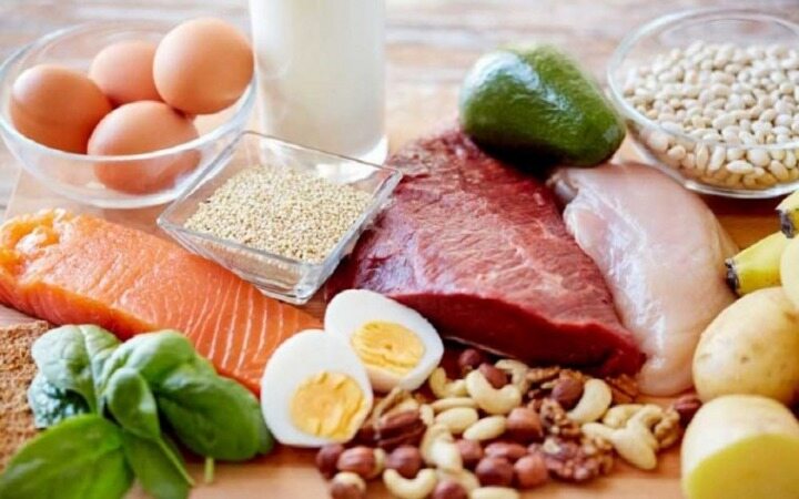وضعیت قیمت کالاهای اساسی در مرداد/۴۴ کالا بین ۵۰ تا ۱۰۰ درصد گران شد