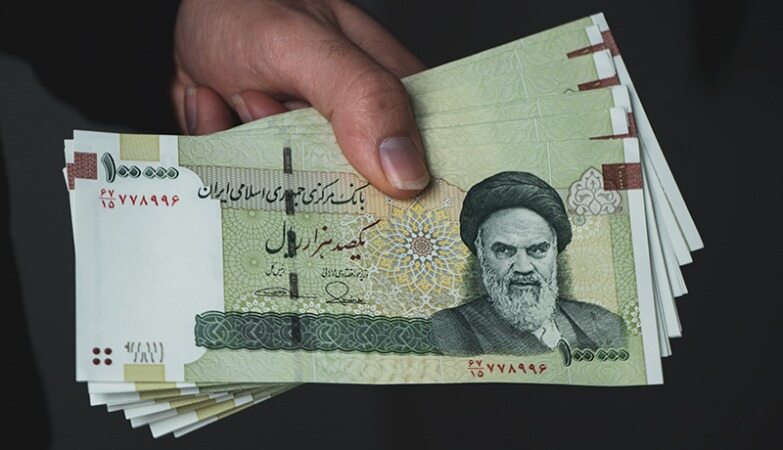 حجم نقدینگی از مرز ۴۰۰۰ هزار میلیارد تومان عبور کرد