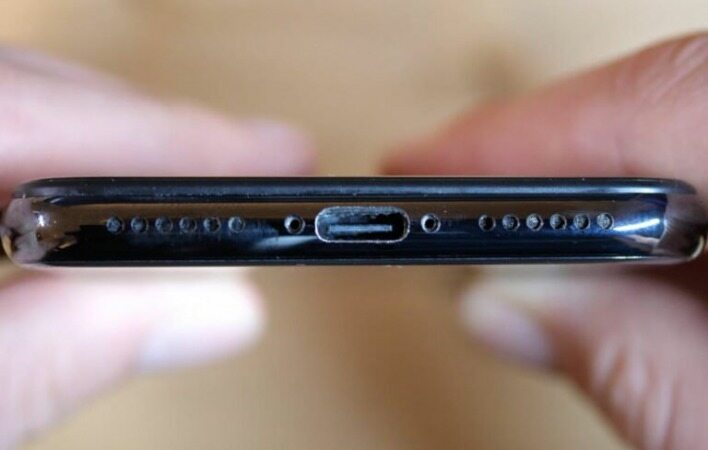 اولین آیفون مجهز به پورت USB-C با قیمت ۸۶۰۰۱ دلار فروخته شد
