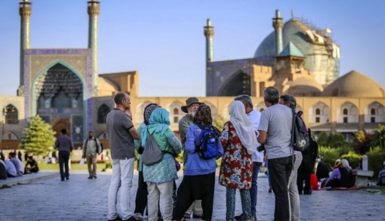 هر گردشگر چه قدر برای ایران پول می‌آورد؟