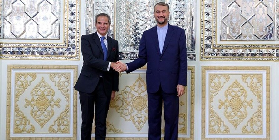 دیدار گروسی با امیرعبداللهیان