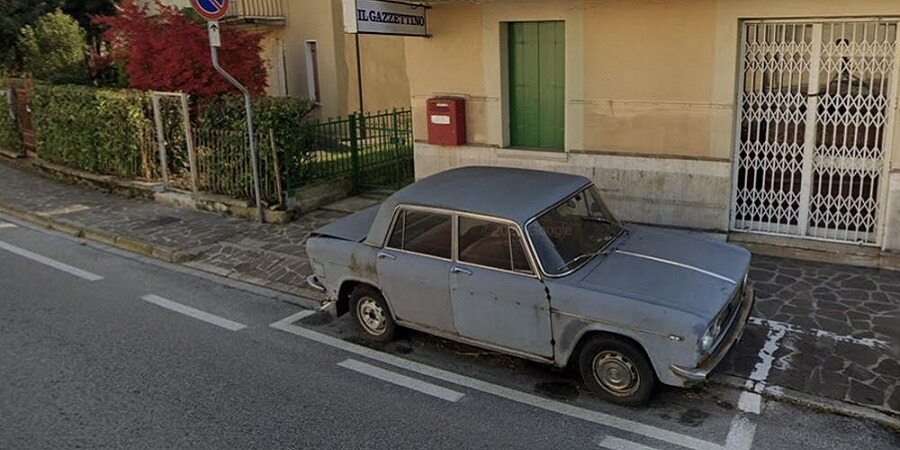 خودرویی در ایتالیا که ۴۷ سال در یک جا پارک شد!