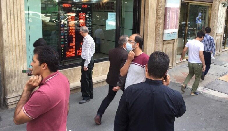 شرایط جدید فروش نقدی ارز در صرافی‌ها اعلام شد