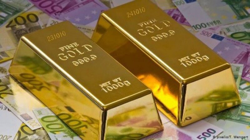 نظرسنجی: کارشناسان قیمت طلا را نزولی پیش بینی کردند