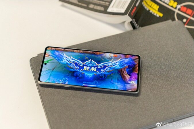 اولین تصویر واقعی از گوشی پرچمدار Moto Edge X30