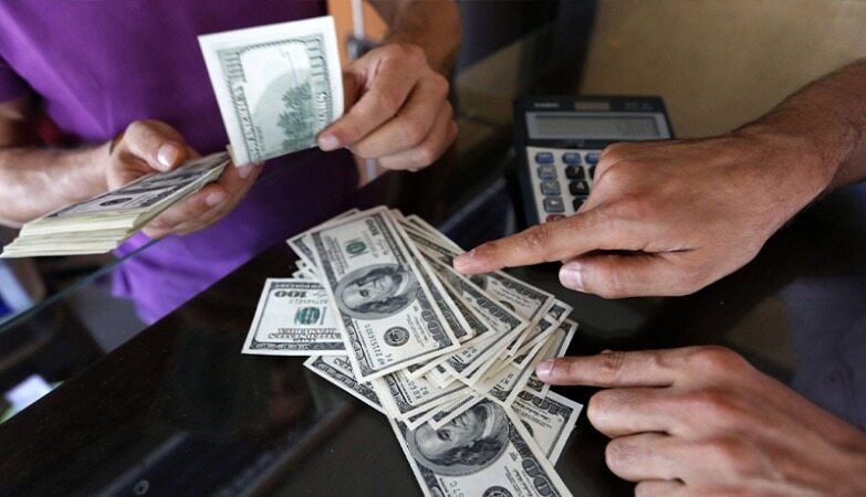 بانک مرکزی بساط بازارهای ارز کاذب شبانه و فردایی را جمع کند