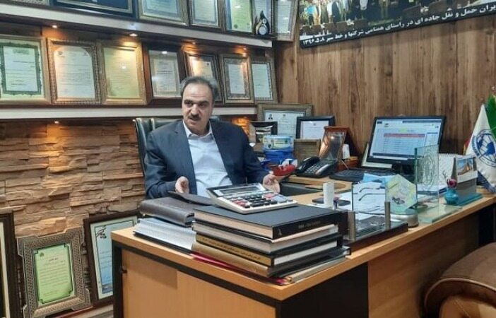حمل‌ و نقل جاده‌ای در معرض زمین‌گر شدن است / حاضرم ۲۰۰ اتوبوس برای نوسازی وارد کنم