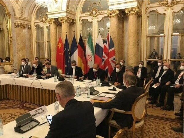 آغاز نشست کمیسیون مشترک برجام / هیات ایران امشب به کشور بازمی‌گردد