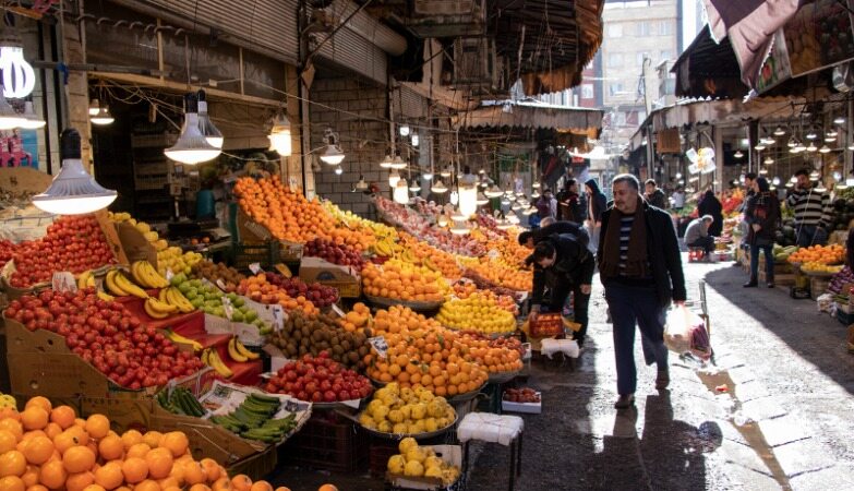 استقبال تهرانی‌ها از «فروش ویژه شب یلدا» در میادین میوه و تره‌بار