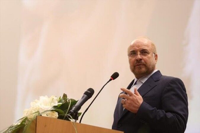 قالیباف: شهد سلیمانی برای انقلاب و مردم هم خون و آبرو داد و هم خون دل خورد