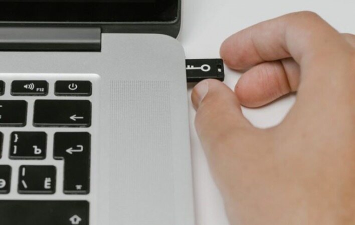 ۶ راه افزایش سرعت انتقال داده از طریق USB در ویندوز