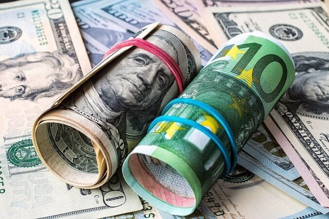 قیمت دلار و یورو در بازارهای مختلف 7 دی 1400