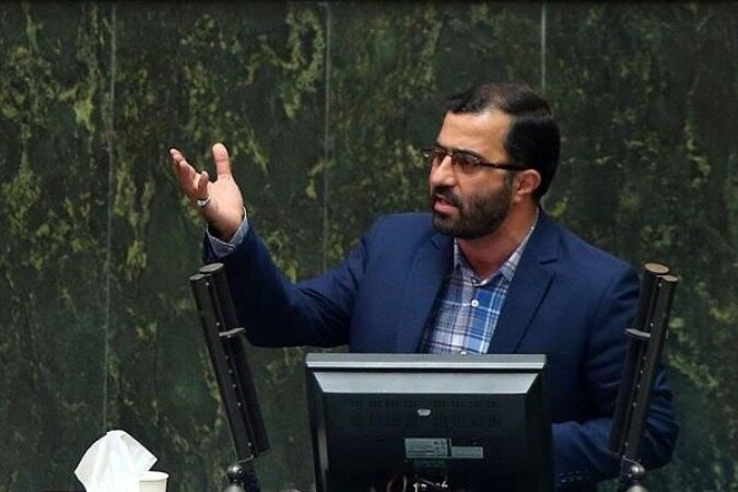 گودرزی: قوه قضاییه با متخلفان بورس برخورد کند