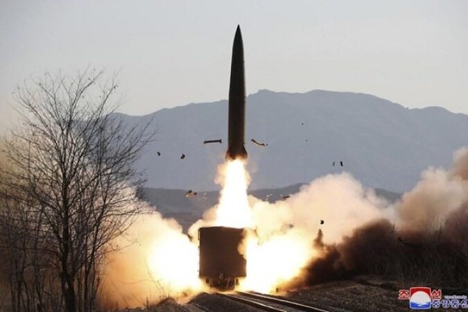 کره شمالی: آزمایش‌های موشکی جدید از دو قطار انجام شدند