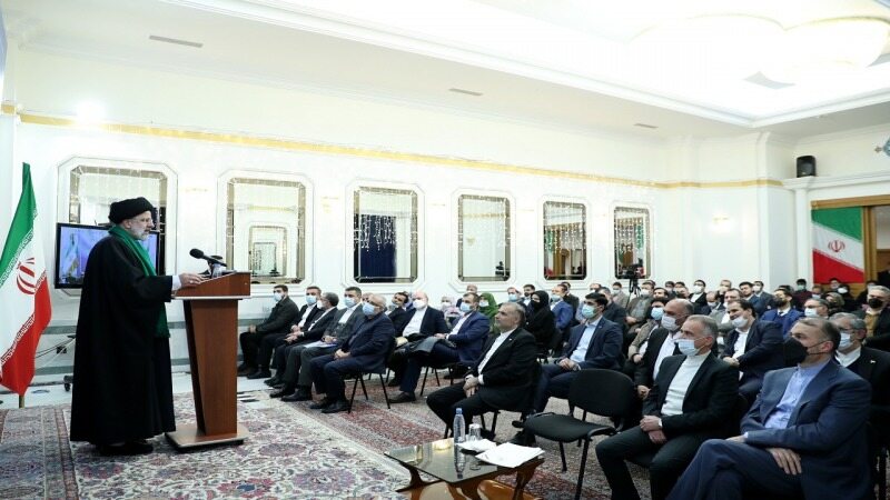 رئیسی: رفت و آمد برای ایرانیان خارج از کشور تسهیل شود