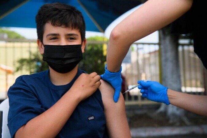  سن واکسیناسیون کرونا در کشور کاهش یافت