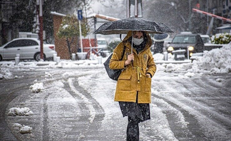 آغاز بارش برف و باران در نوار شمالی کشور