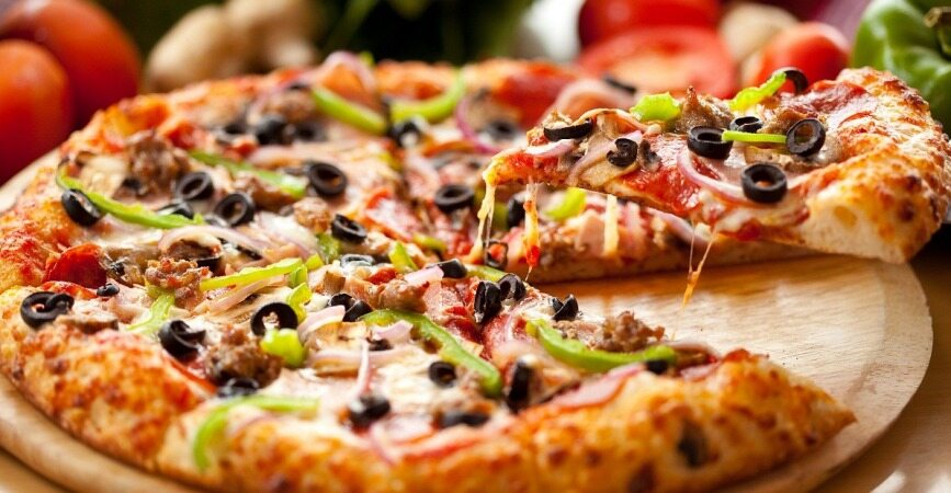 خوردن پیتزا خطر ابتلا به سرطان را کاهش می‌دهد؟