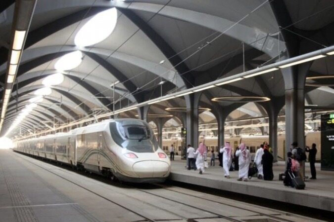 هزاران زن سعودی برای رانندگی قطار ثبت‌نام کردند