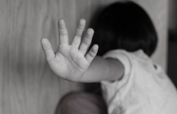 عامل پیاز خوراندن به کودک کار دستگیر شد