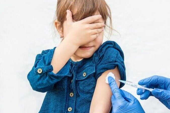 ۵ تا ۱۲ ساله‌ها تزریق واکسن کرونا را به تعویق نیاندازند
