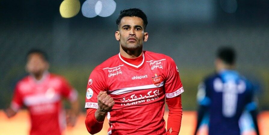 یک پرسپولیسی زیر تیغ جراحی می‌رود